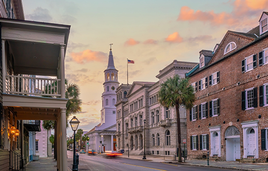 A streetview photograph of Downtown Charleston showcasing the that there’s a lot to love about living in Charleston, SC