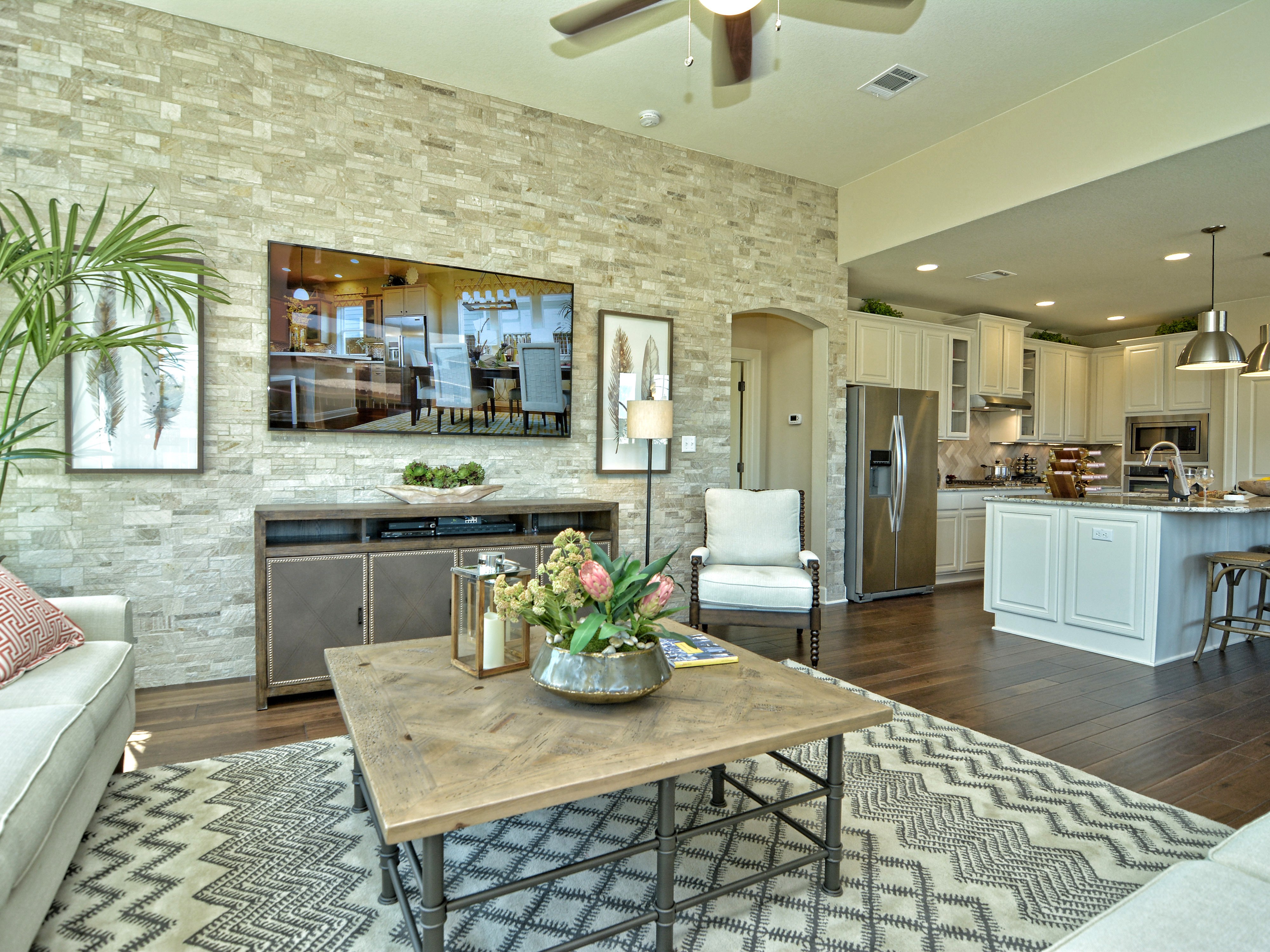 The Jewel - Family Room