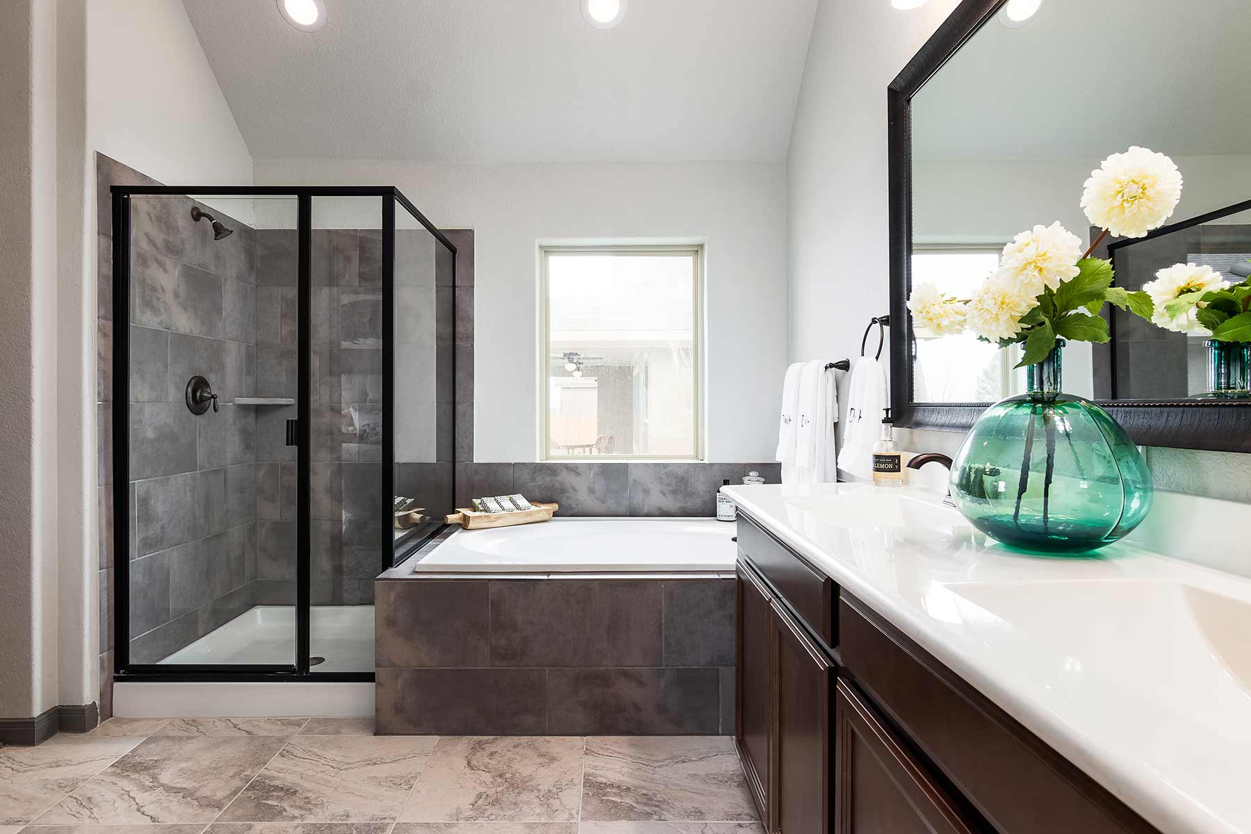 The Bluebonnet - Owner's Bath