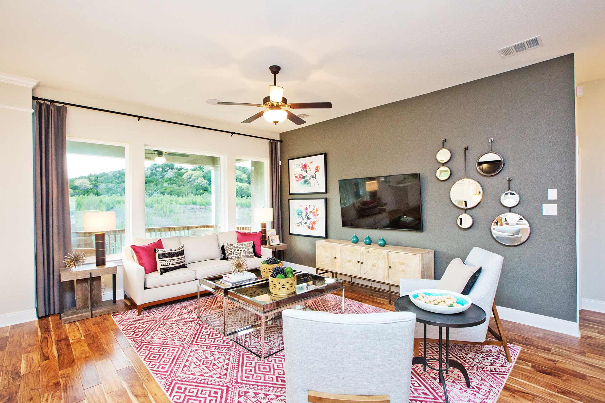 The Kingsview - Family Room