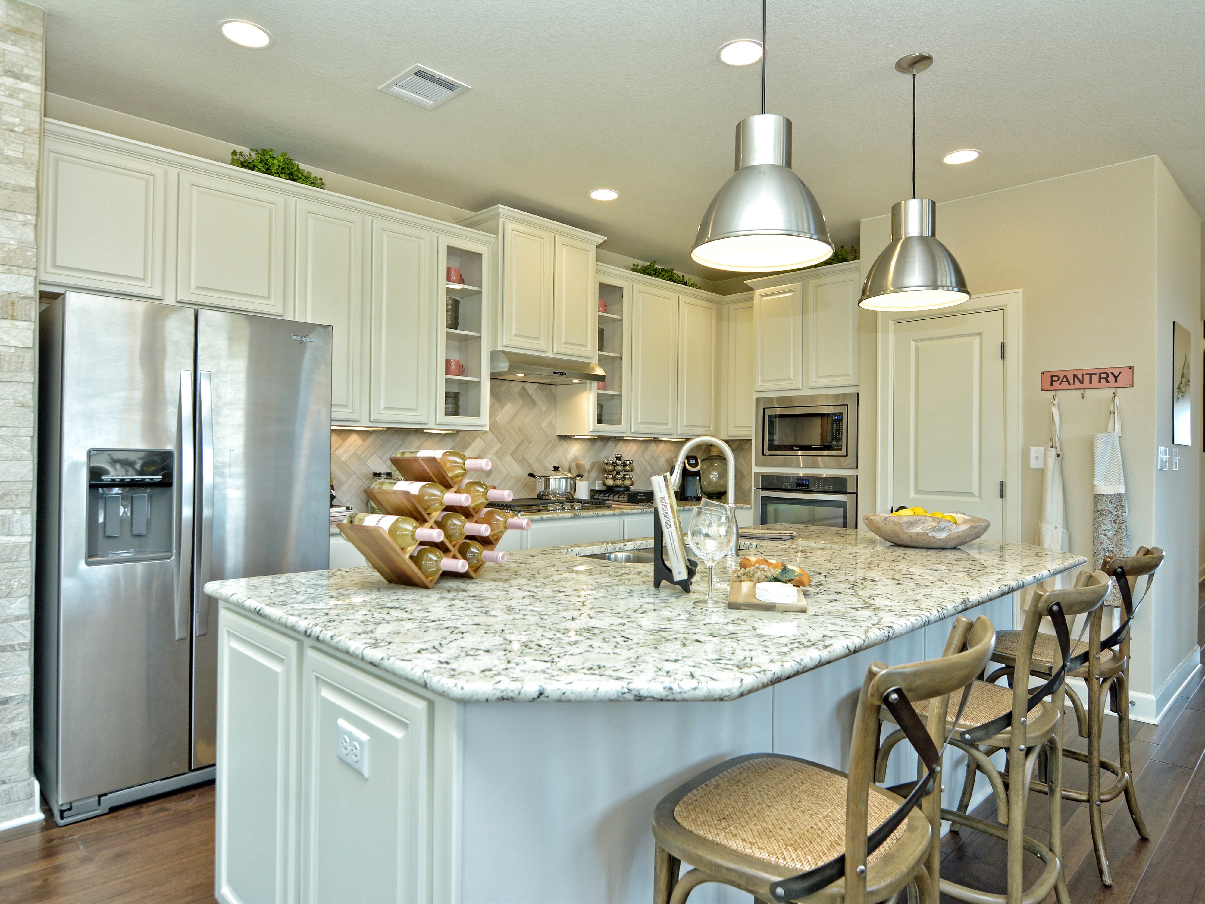 The Jewel - Kitchen