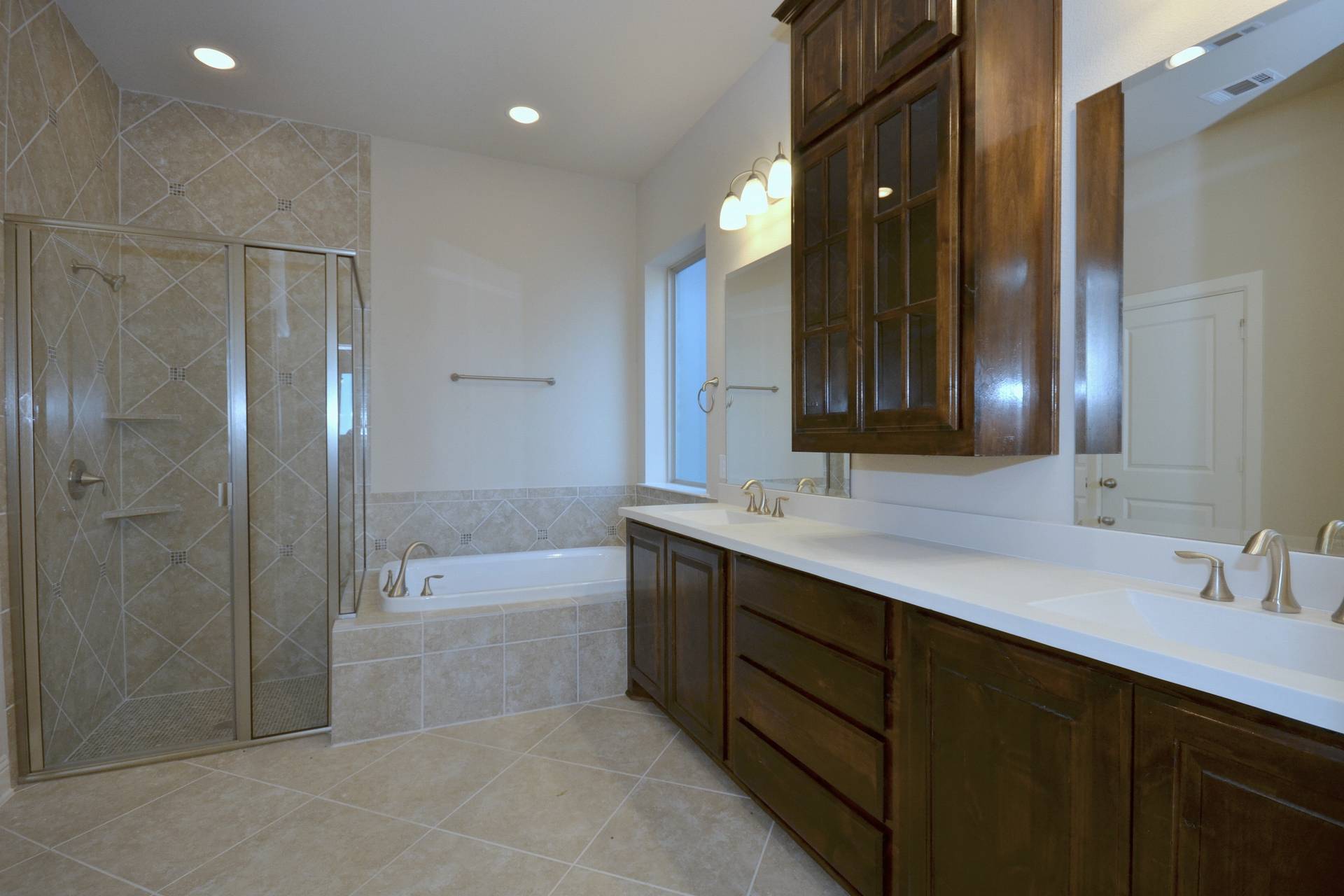 The Foundry - Owner's Bath