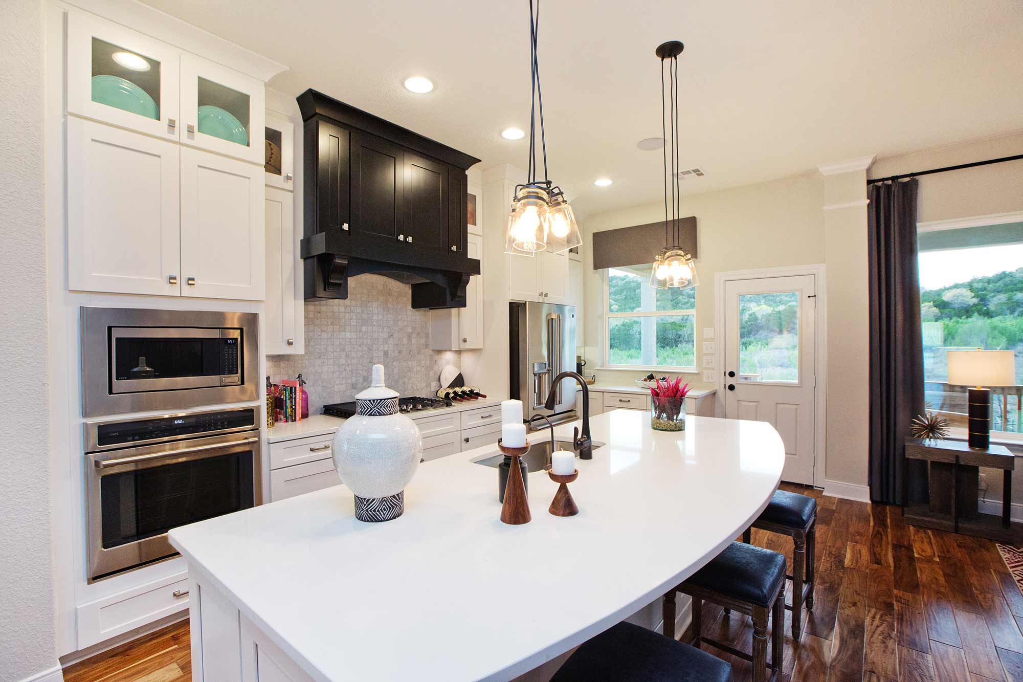 The Kingsview - Kitchen