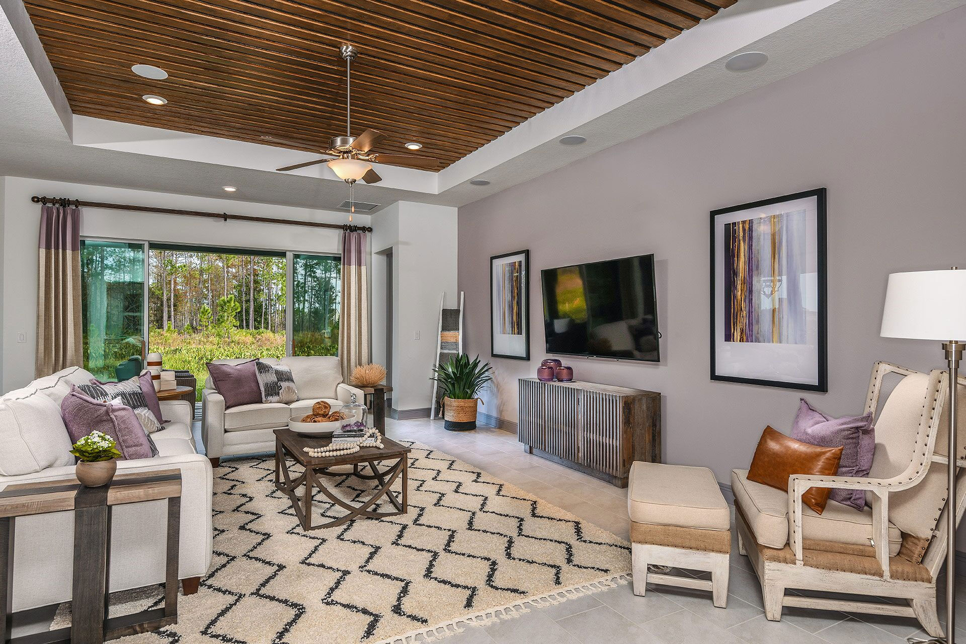 The Tangelo - Living Room